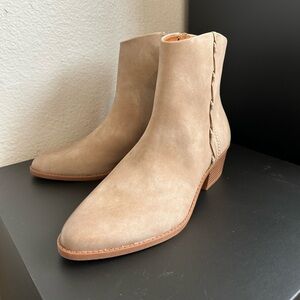 Lucky Brand Boots Block Heel Ankle brown Size 10 NWOT